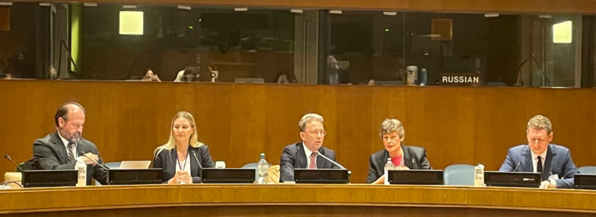 Members of the Deep Cuts Commission, Daryl Kimball, Patricia Jaworek, Oliver Meier, Angela Kane, and Andrey Baklitskiy,  speak at a side event sponsored by Germany at the UN in New York on Aug. 10 on “Reducing Nuclear Risks and Nuclear Arsenals.” 