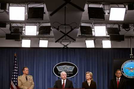 Chairman of the Joint Chiefs of Staff Admiral Mike Mullen, Defense Secretary Robert Gates, Secretary of State Hillary Clinton and Energy Secretary Steven Chu hold a news briefing on the 2010 Nuclear Posture Review at the Pentagon April 6, 2010.  (Photo credit: Chip Somodevilla/Getty Images)