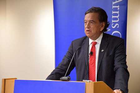 Bill Richardson, a former UN ambassador and Democratic governor of New Mexico, gives a keynote address at the Arms Control Association annual meeting April 19. (Photo: Allen Harris/Arms Control Association)