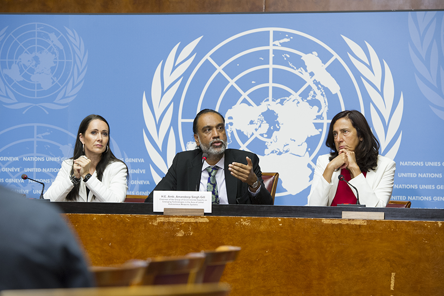 Ambassador Amandeep Singh Gill (center), chair of the Governmental Group of Experts on Lethal Autonomous Weapons Systems, speaks at a press conference in Geneva August 27, 2018.  The group was established by the Convention on Certain Conventional Weapons to evaluate the risks of autonomous weapons systems and to develop regulatory strategies. (Photo: Violaine Martin/United Nations)