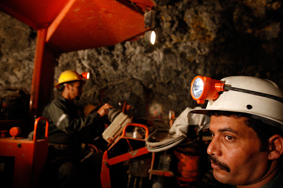 Workers extract gold from Saudi Arabia's al-Amar mine. Saudi Arabia is currently assessing "uranium resources that can be used to produce nuclear fuel for future national power reactors and for uranium international market," according to the nation's nuclear agency. (Photo: Hassan Ammar/AFP/Getty Images)