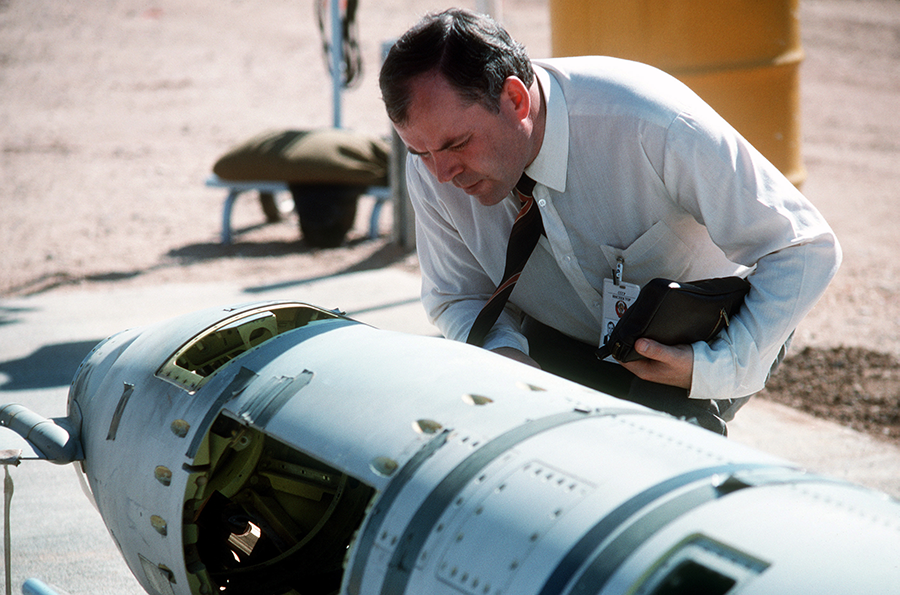 A Soviet inspector examines a BGM-109G ground-launched cruise missile before it was destroyed in 1988 under the INF Treaty. The United States plans to test a new, ground-launched variant of the Tomahawk sea-launched cruise missile soon after the treaty expires in August. (Photo: Jose Lopez/U.S. Air Force)
