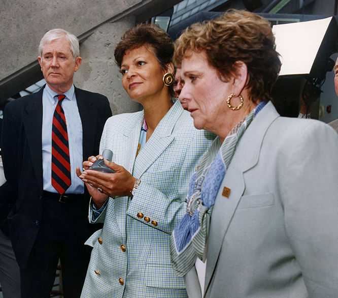 U.S. Energy Secretary Hazel O'Leary (center) visits Oak Ridge National Laboratory in 1994 with laboratory director Alvin Trivelpiece (left) and Representative Marilyn Lloyd (D-Tenn., right). After reviewing arguments from a range of experts in 1993, O'Leary concluded that explosive nuclear testing was not needed to ensure the safety and reliability of U.S. nuclear weapons. (Photo: Energy Department)