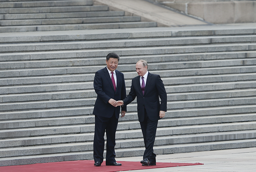 Chinese President Xi Jinping greets Russian President Vladimir Putin at a ceremony during their 2016 summit in Beijing. China and Russia have supported an affirmation of the Reagan-Gorbachev Principle. (Photo: Lintao Zhang/Getty Images)