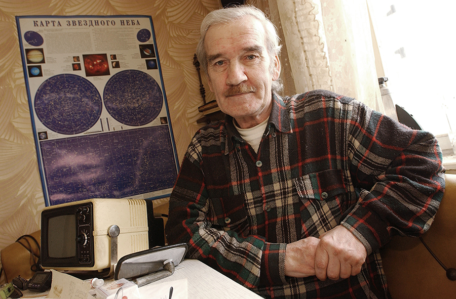 Former Soviet Colonel Stanislav Petrov sits at home in 2004 in Moscow. Petrov helped avert a possible U.S.-Soviet nuclear exchange in 1983, when he doubted the validity of an electronic warning that a U.S. missile attack was underway.  (Photo: Scott Peterson/Getty Images)