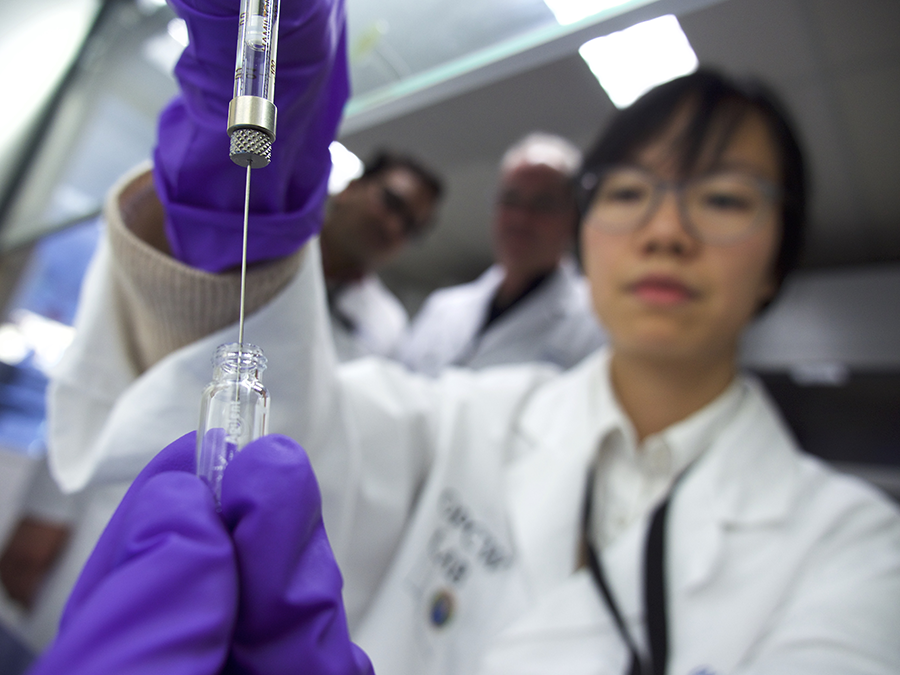 A scientist works at a laboratory of the Organisation for the Prohibition of Chemical Weapons (OPCW) in Rijswijk, the Netherlands. The OPCW has received support from the Global Partnership Against the Spread of Weapons of Mass Destruction to help nations prevent their chemical industries and materials from being misused. (Photo: OPCW)