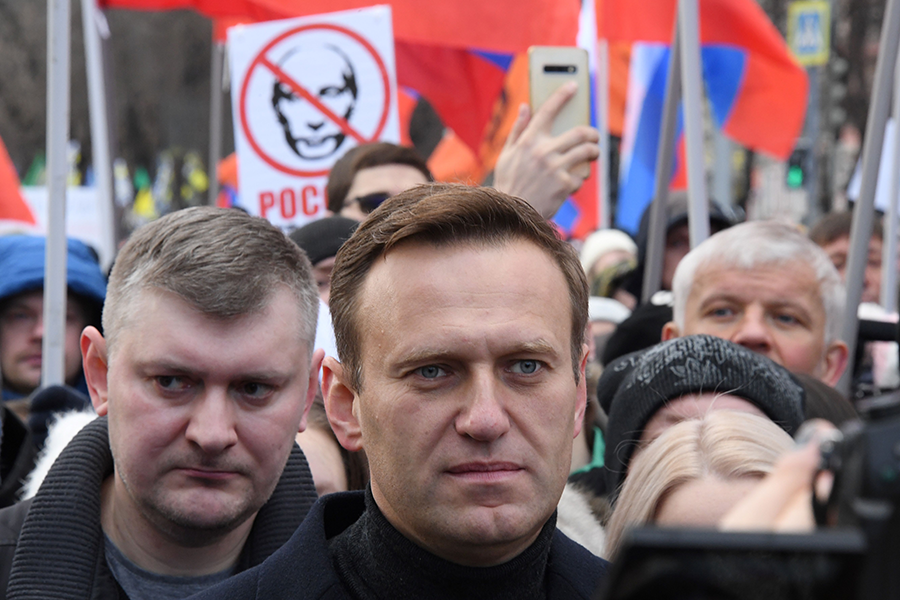 Russian opposition leader Alexei Navalny marches in a Moscow demonstration on Feb. 29. He fell ill in August after an alleged attack with a chemical agent. (Photo: by Kirill Kudryavtsev/AFP/Getty Images)
