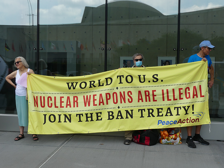 Demonstrators outside the U.S. Mission to the United Nations on Aug. 2 carried a message for Washington as delegates to the 10th Review Conference for the nuclear Nonproliferation Treaty met across the street at the United Nations.  (Photo credit: ICAN/Seth Shelden)