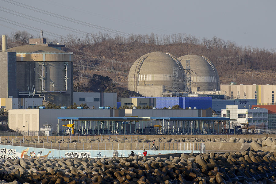 South Korea’s advanced civil nuclear structure would allow it to quickly develop nuclear weapons. A view of South Korea’s first nuclear plant at Wolsong-Myeong, South Korea. (Photo by Seung-il Ryu/NurPhoto via Getty Images)