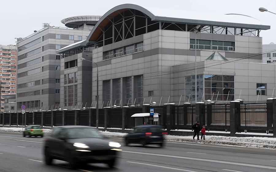 The complex that houses Russia’s General Staff, including the Main Intelligence Department shown here, is one of the highest-priority nuclear command-and-control facilities on the U.S. nuclear target list. (Photo by Natalia Kolesnikova/AFP via Getty Images)