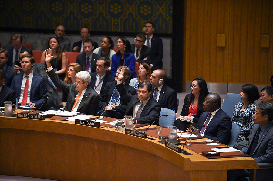 U.S. Secretary of State John Kerry and other diplomats vote to adopt the resolution in support of the Comprehensive Test Ban Treaty during a UN Security Council meeting September 23, 2016. (Photo: Astrid Riecken/CTBTO)